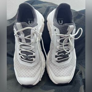 On CloudUltra shoes Women’s sz 7.5. Great condition